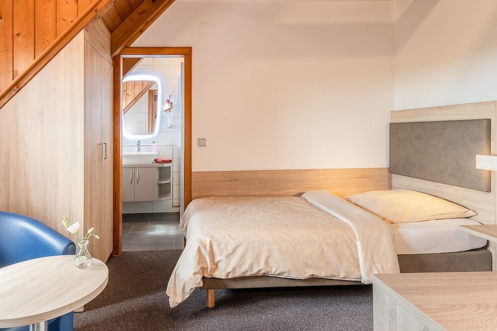 Фото Hotel Garni Altes Brauhaus