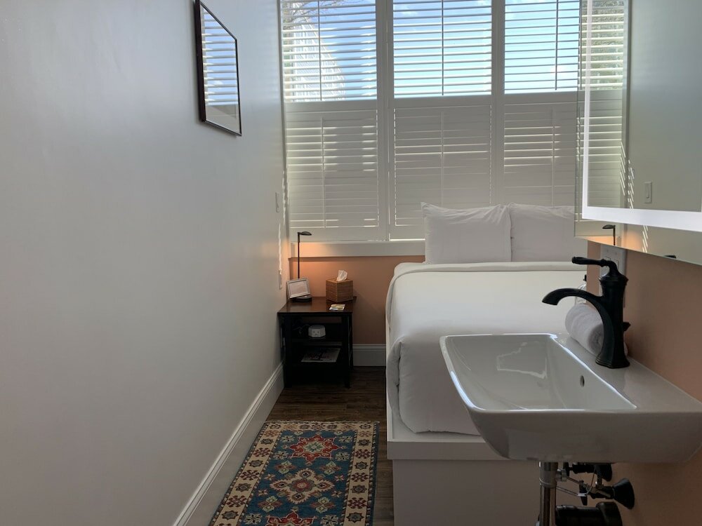 Фото The Cabot Lodge