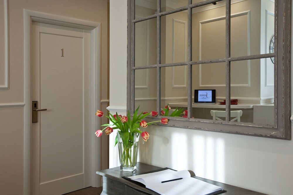 Фото Seven Suites