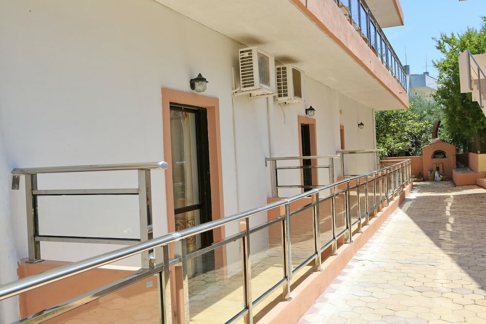 Фото Maria Apartments