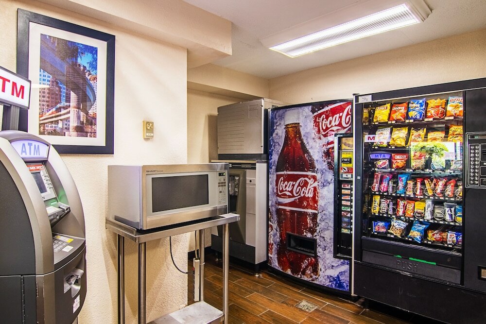 Фото Red Roof Inn Detroit - Southfield