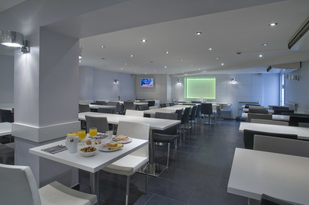 Фото Kyriad Dijon Gare