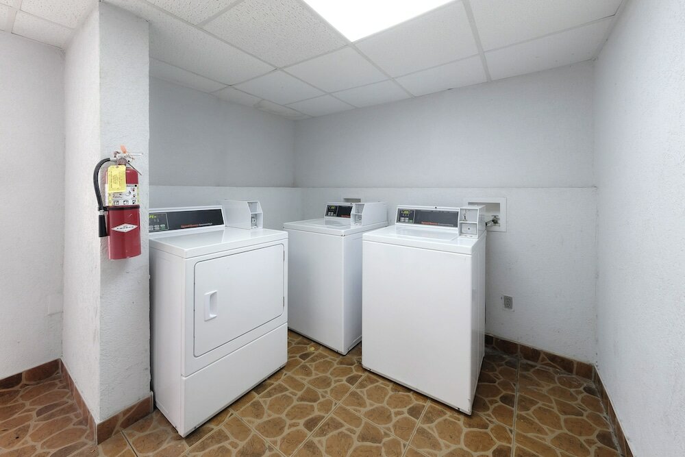 Фото Red Roof Inn Crestview