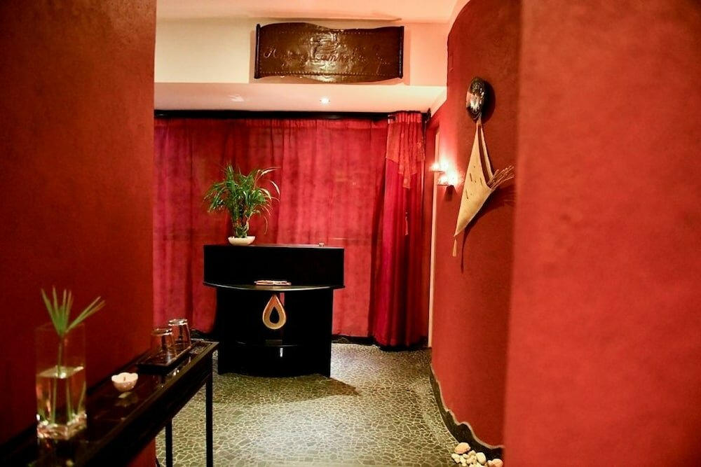 Фото Anjary Hôtel