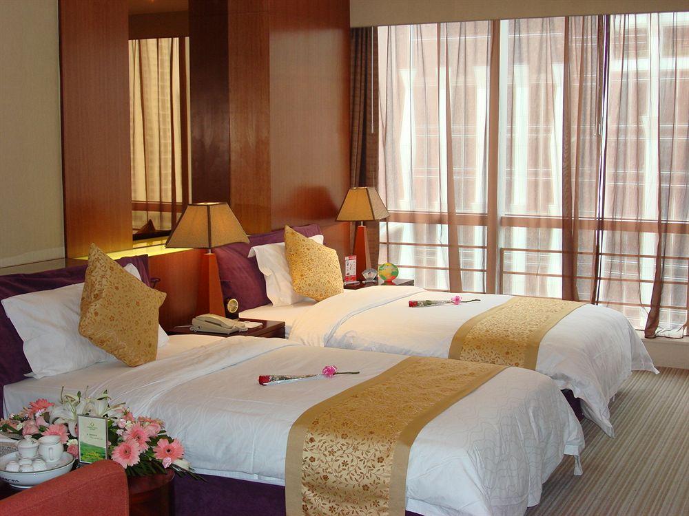 Фото Golden Central Hotel Shenzhen