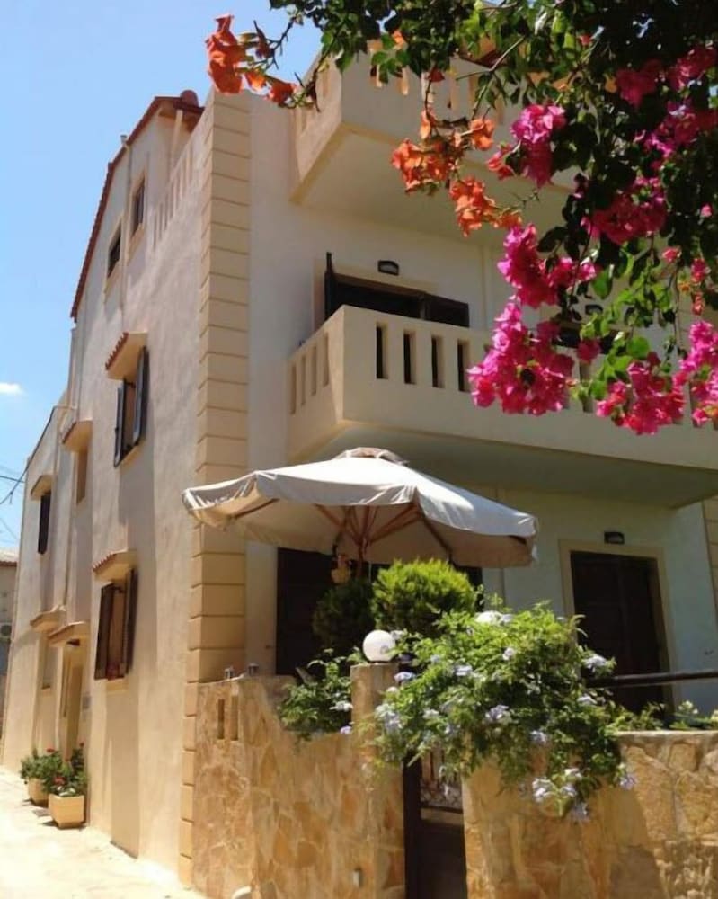 Фото Asterias Studios Apartments