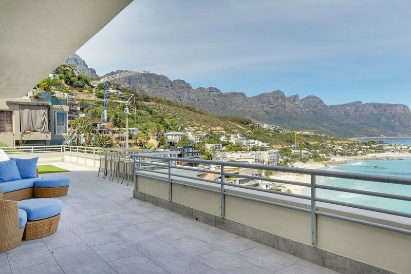 Апартаменты Dunmore Blue - Two Bedroom Apartment, Sleeps 4 в Кейптауне