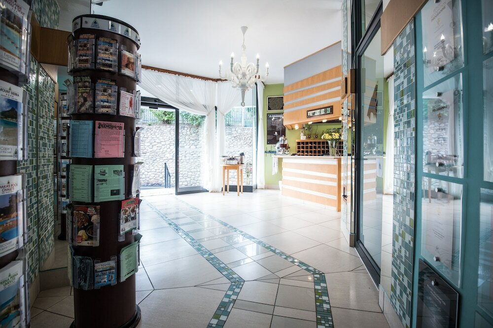 Фото First Group La Cote D'Azur