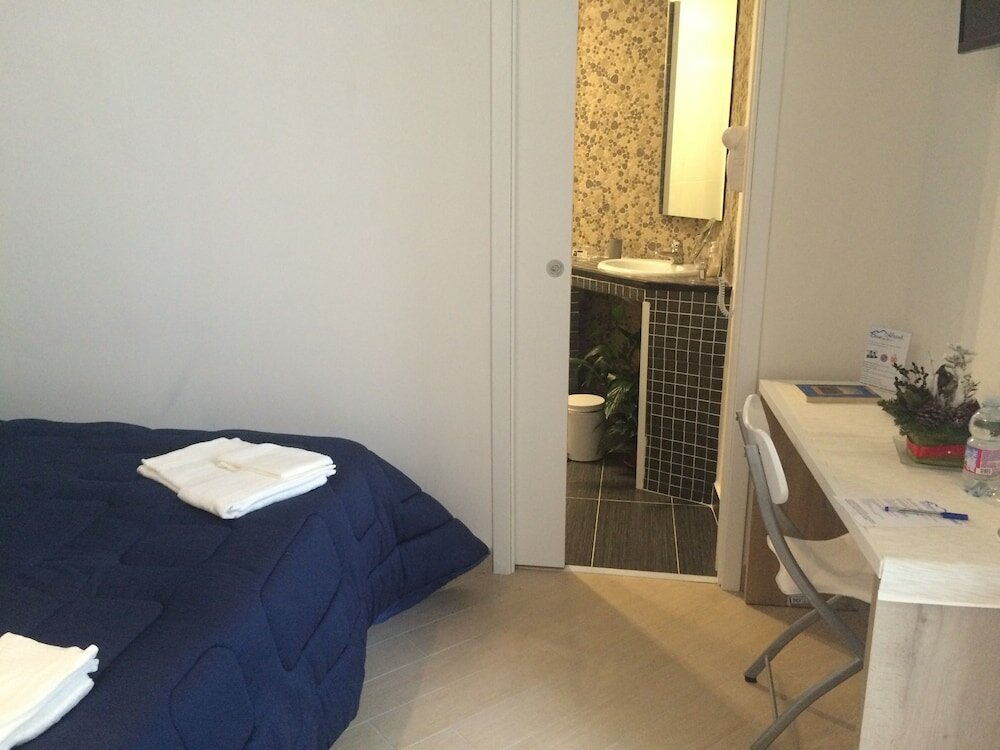 Фото Base Napoli B&b