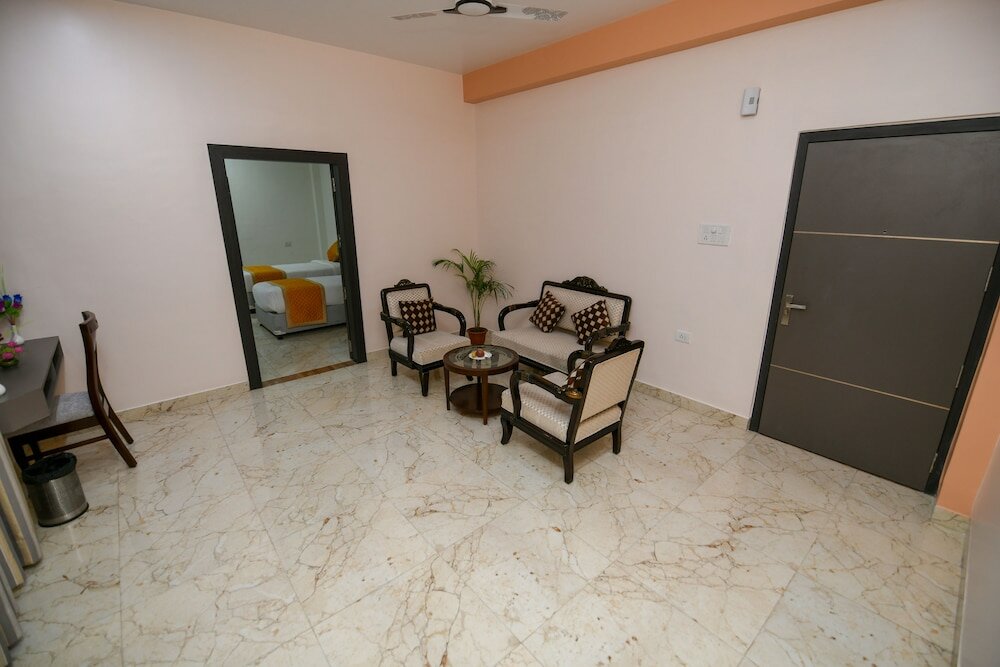 Фото Hotel Jataka Inn