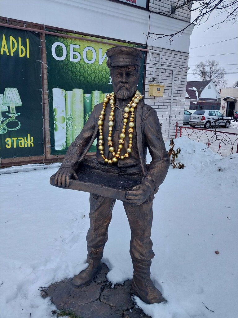 Genre sculpture Коробейник, Lixoslavl, photo