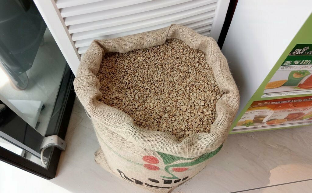 Nuts, snacks, dried fruits Diamond Nuts, Ayvalik, photo