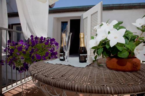 Фото Hotel La Petite Maison