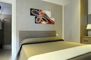 Гостиница LeNotti Sleep and More в Вероне
