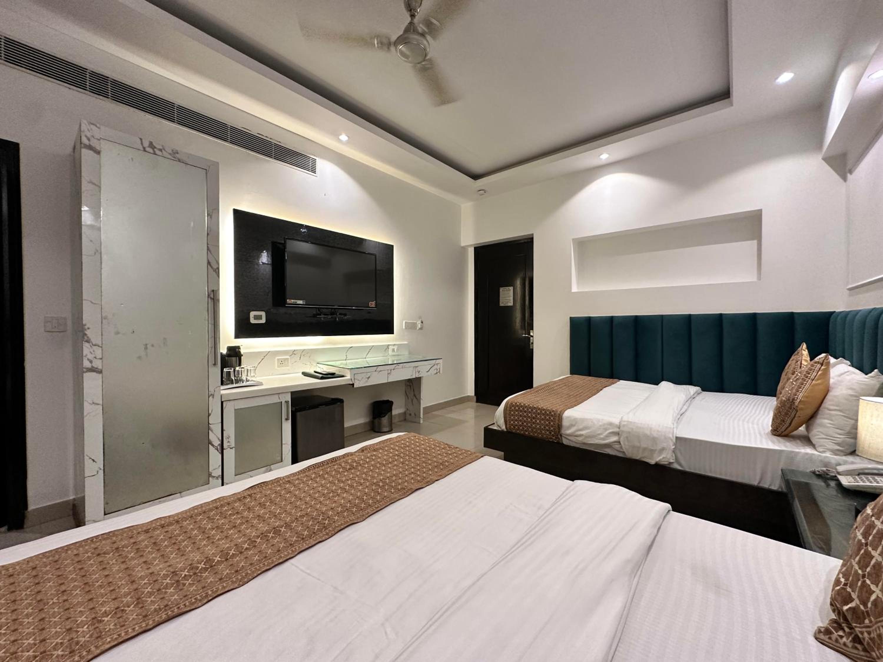 Фото Krishina Hotel