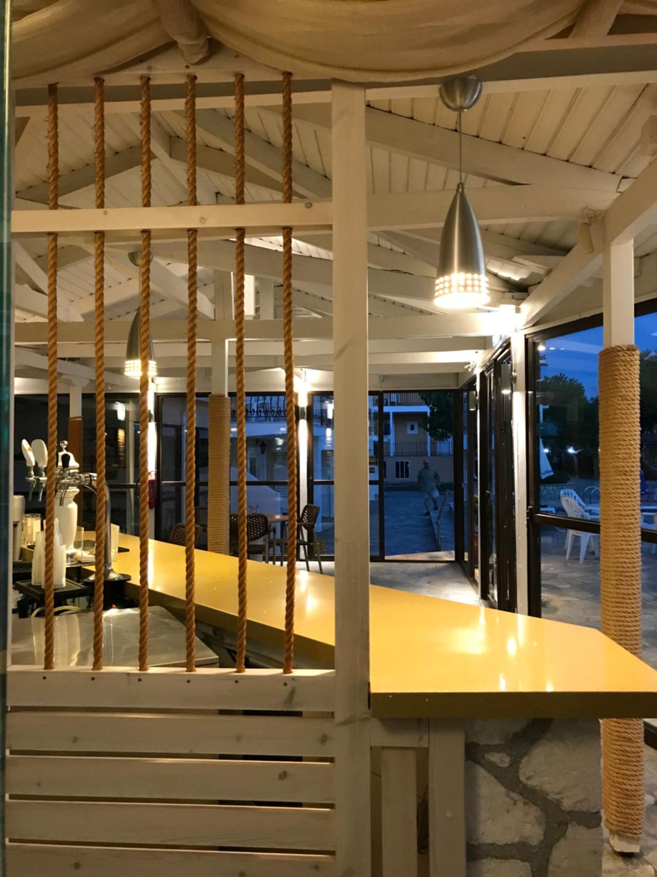 Фото Village Inn Studios & Family Apartments