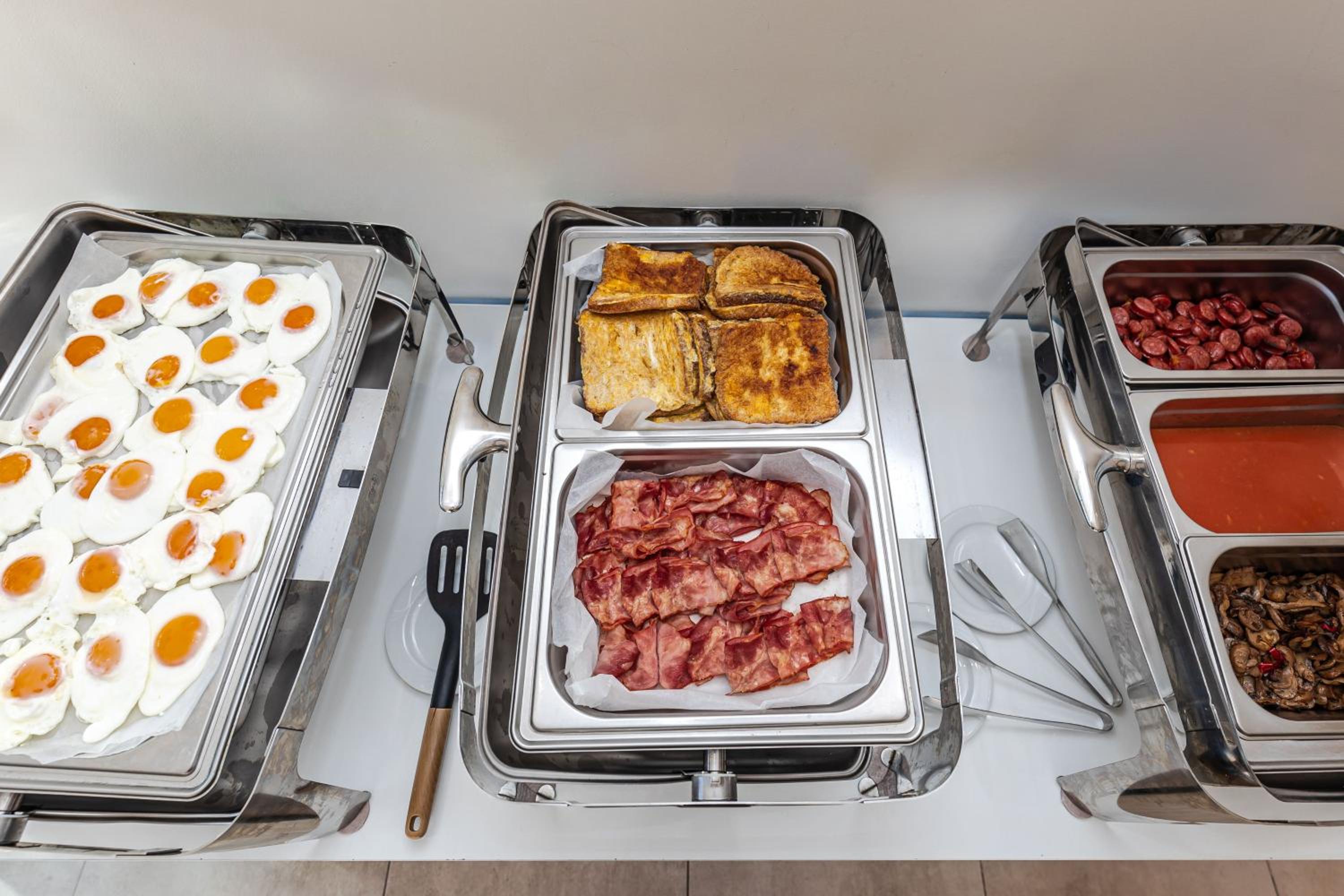 Фото Sirocco Hotel