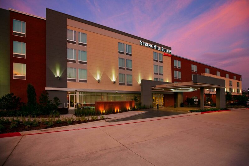 Гостиница SpringHill Suites Houston The Woodlands