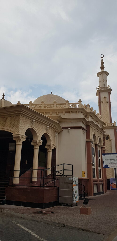 Mosque Hudhayfah ibn alYaman, Ajman, photo