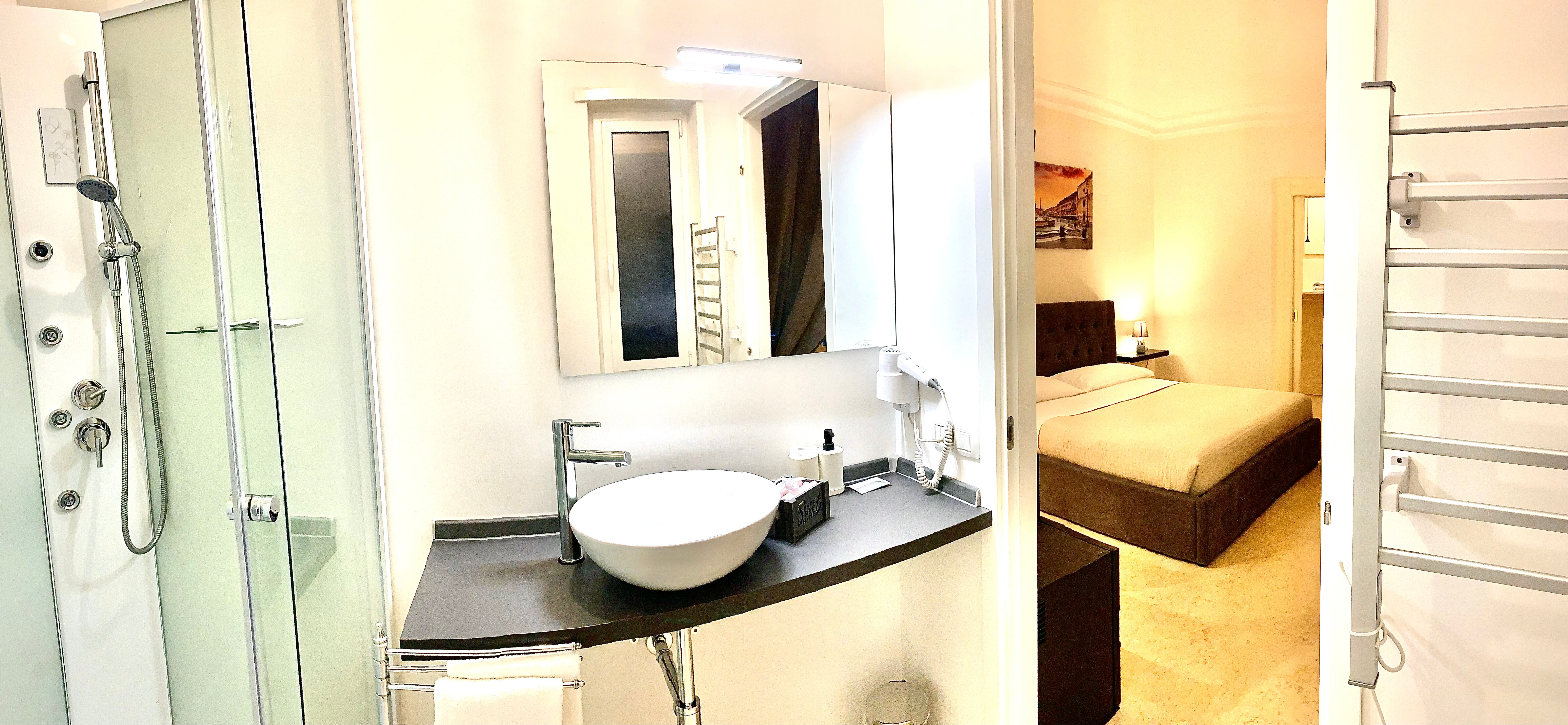 Фото Simon's Guest House