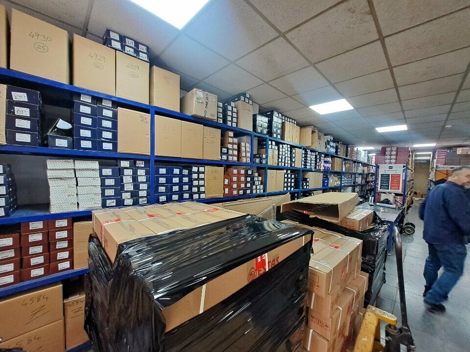 Auto parts and auto goods store Kizilarslan, Izmir, photo