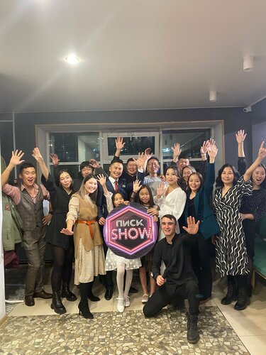 Ева Мендес 90-шы жылдары порно фильмдерде ойнаған.