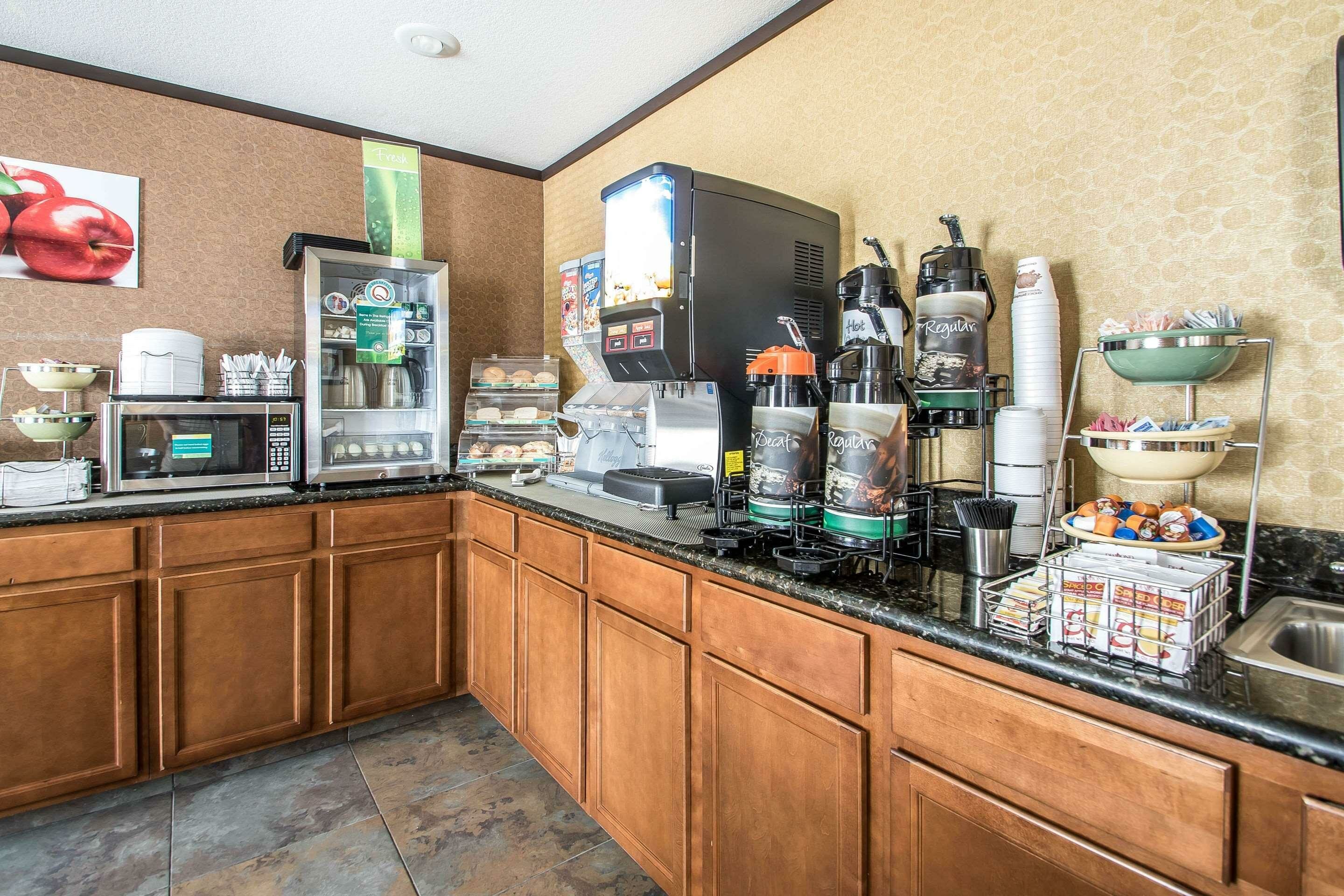 Фото Quality Inn & Suites Decorah