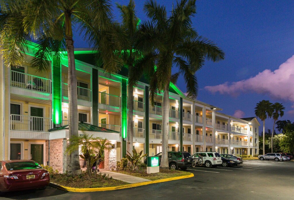 Hotel HomeTowne Studios by Red Roof Fort Lauderdale, Fort Lauderdale, photo