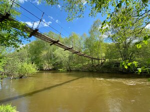 Подвесной мост (Izh River) ، معلم جذب سياحي