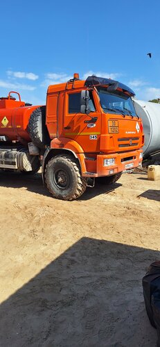 Азиялық әйел жылағанша есекке сиып кетеді