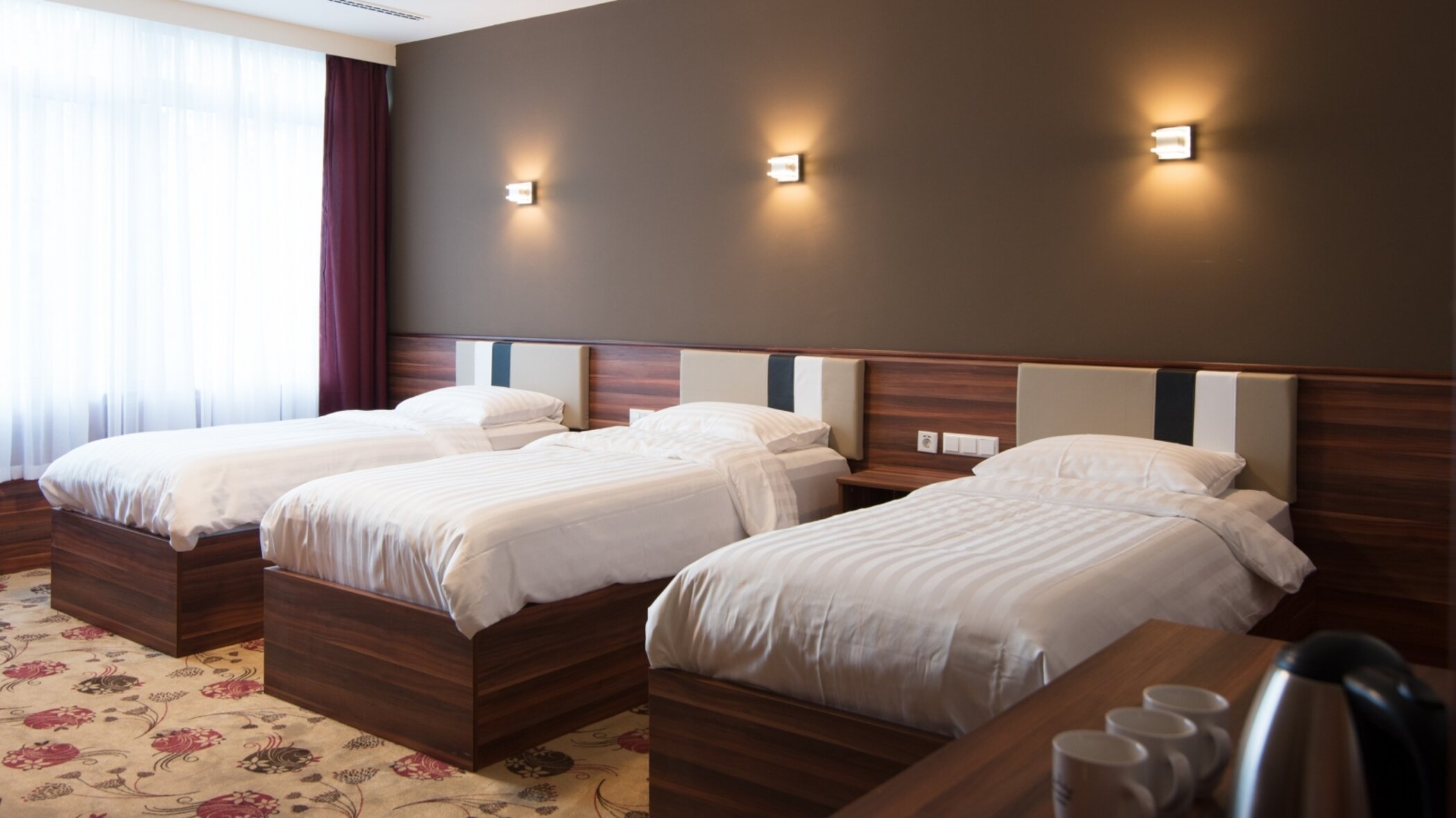 Фото Hotel King's Court