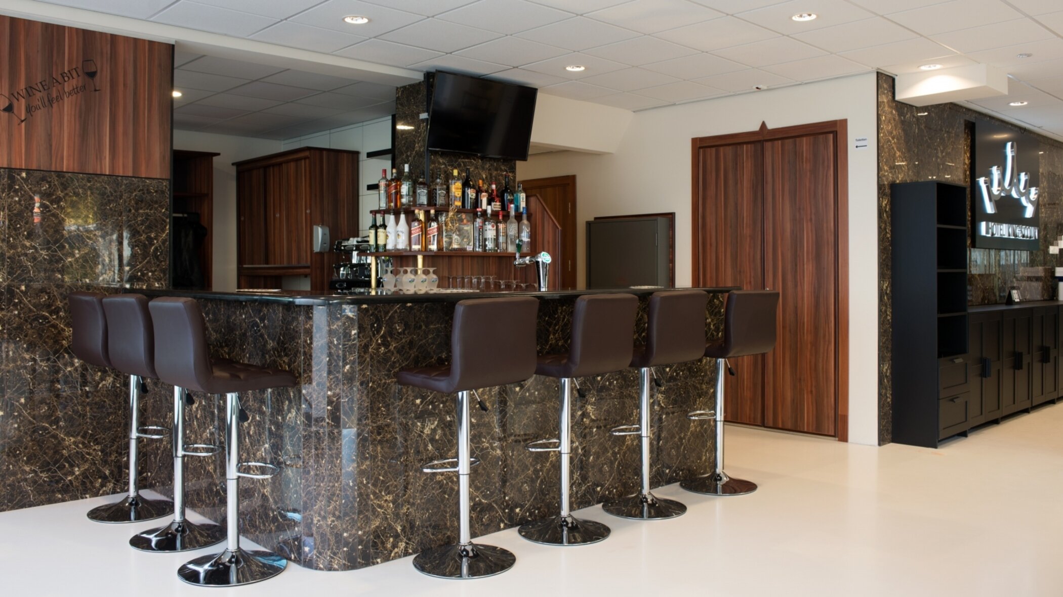 Фото Hotel King's Court