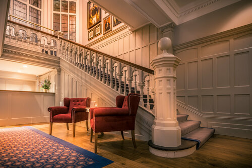 Гостиница Bishop's Gate Hotel
