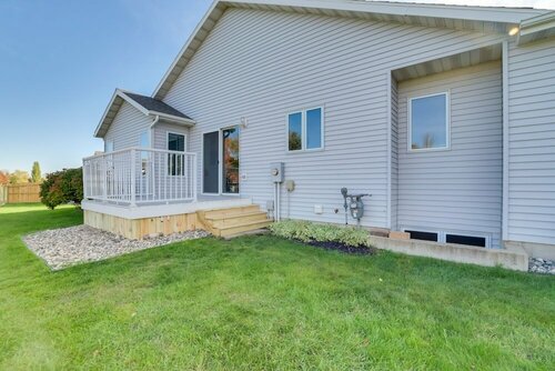 Гостиница Pet-friendly Fargo Home: 5 Mi to Downtown в Фарго