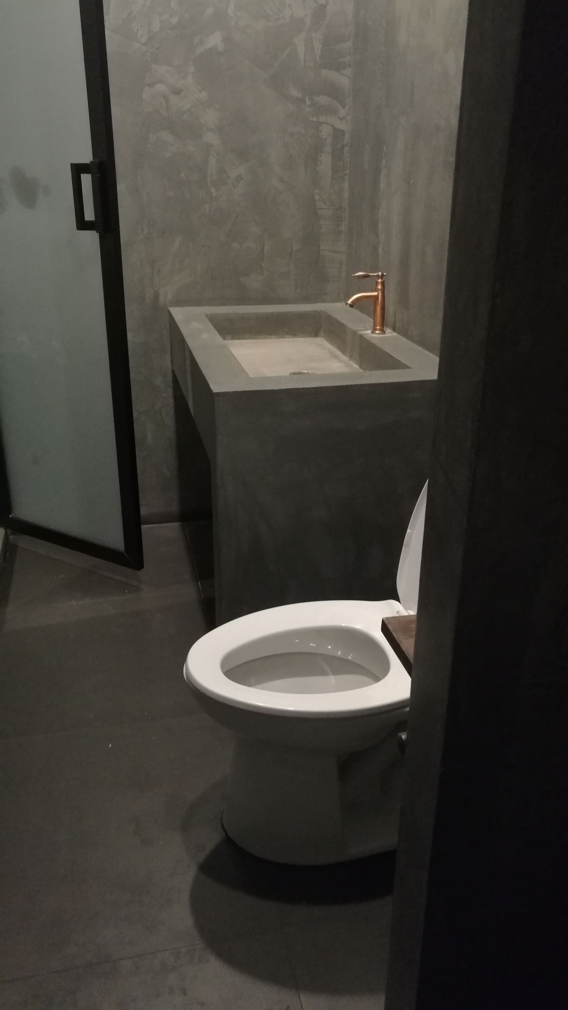 Фото Ekanek Hostel Bangkok - Adults Only