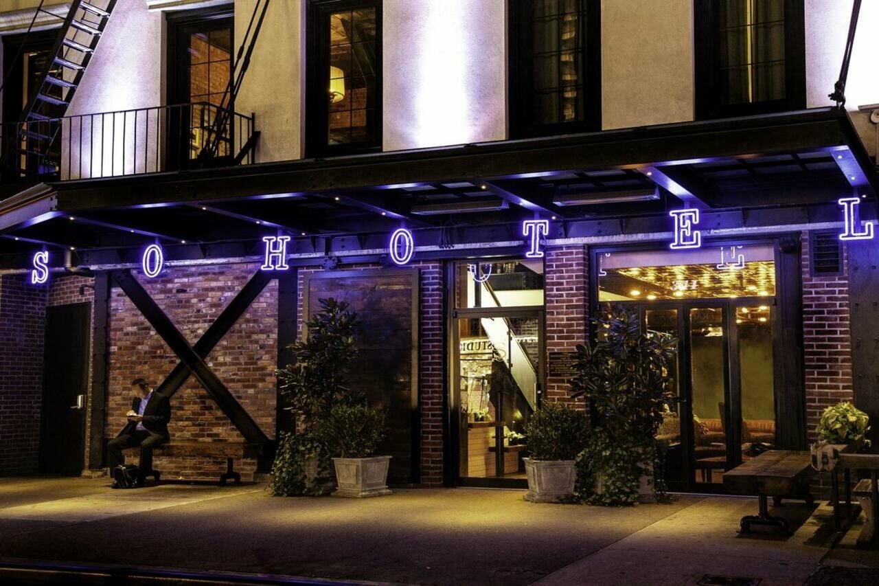 Фото отеля 1