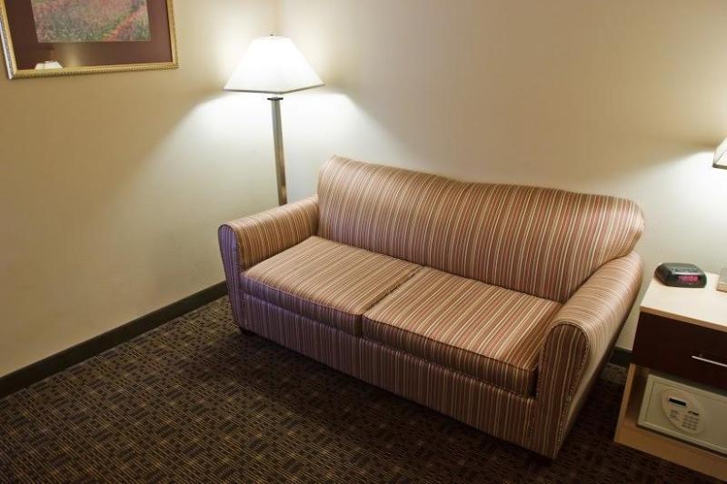Фото Holiday Inn Express Columbus South - Obetz, an Ihg Hotel
