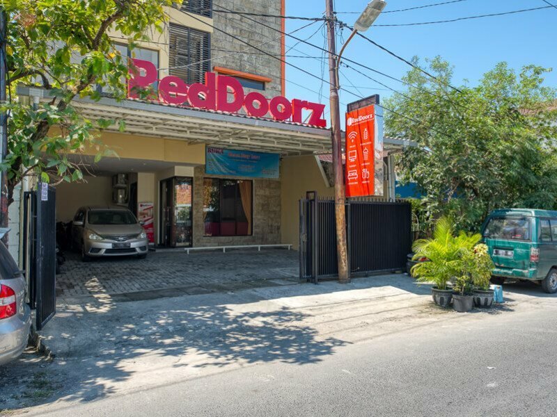 Фото RedDoorz Syariah near Airlangga University Campus B