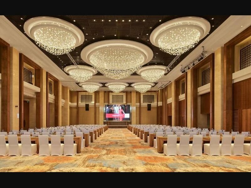 Фото Hualuxe Ningbo Harbor City, an Ihg Hotel