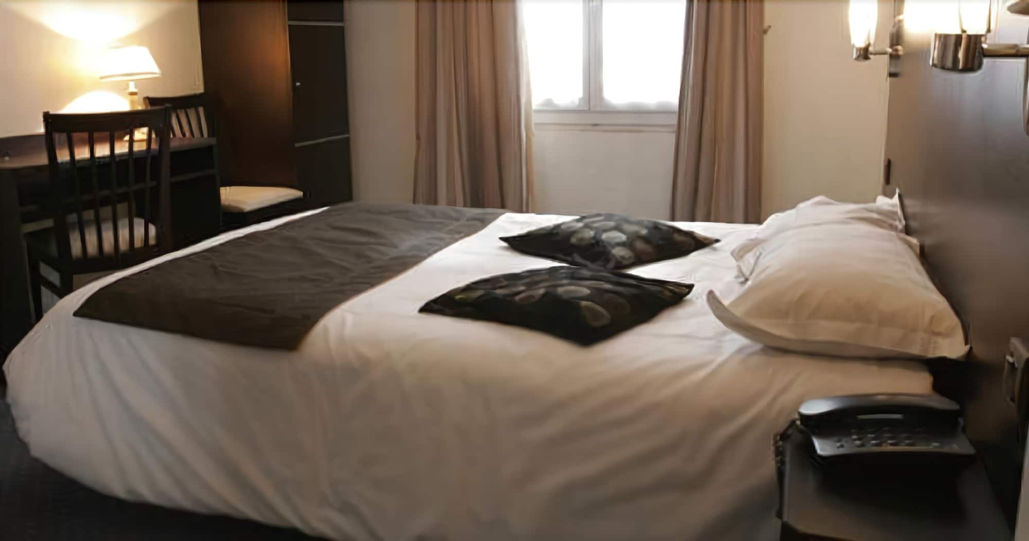 Фото Hôtel Le Home Saint Louis