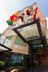 Гостиница Hotel Embassy Park