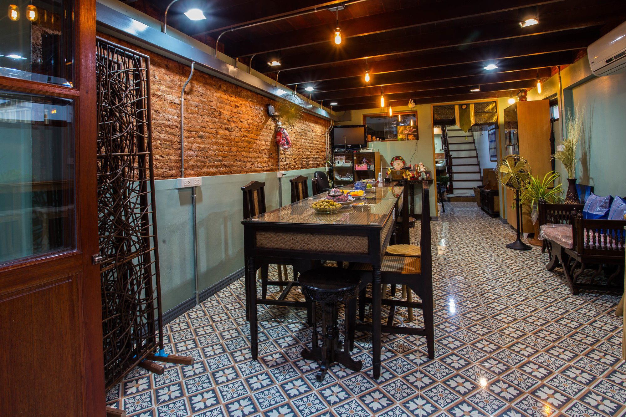 Фото Baan Gaysorn Hostel