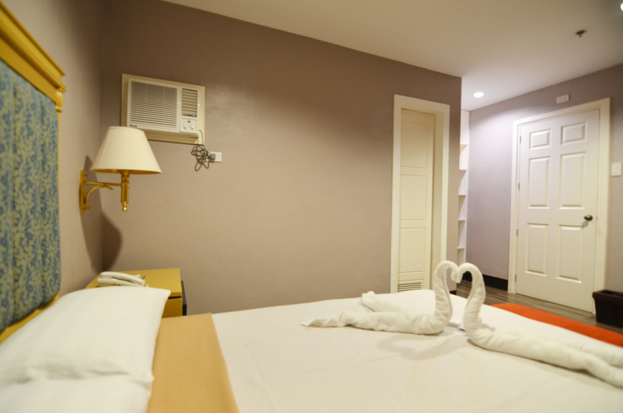 Фото Отель Windy Ridge Malate