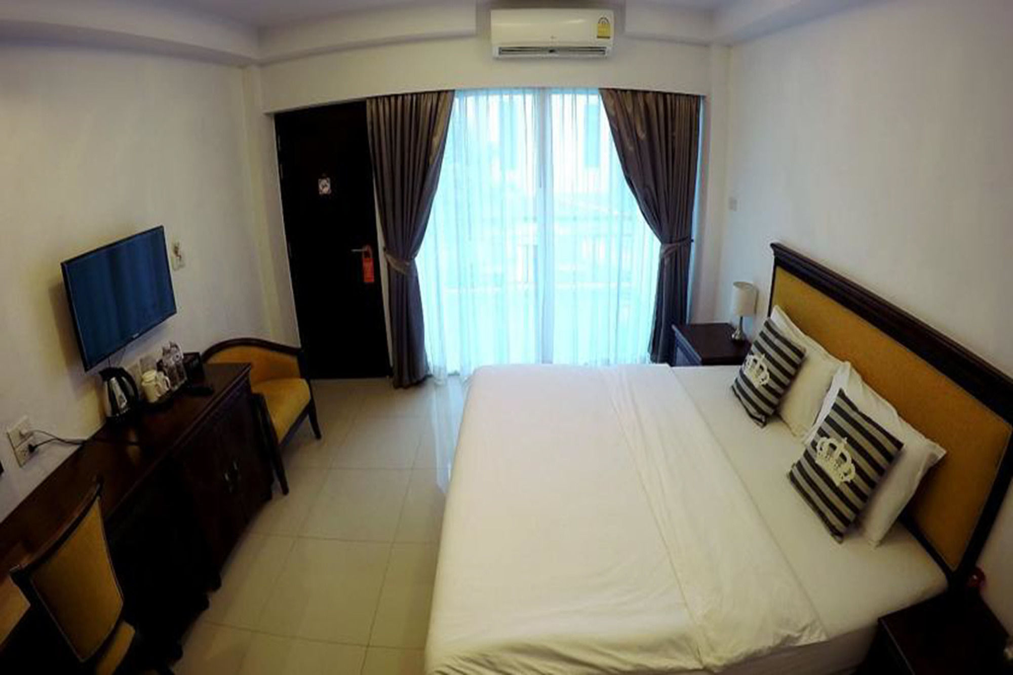 Фото Oyo 898 Sota Residence