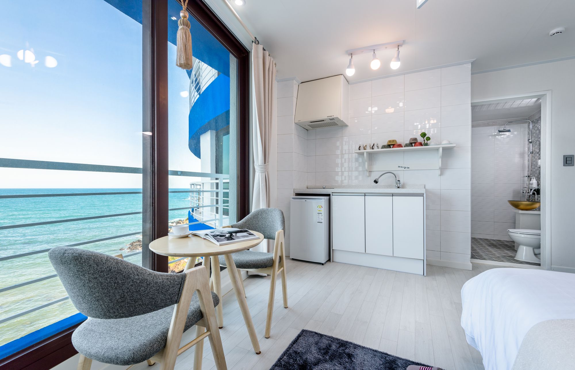 Фото On the Sea Pension