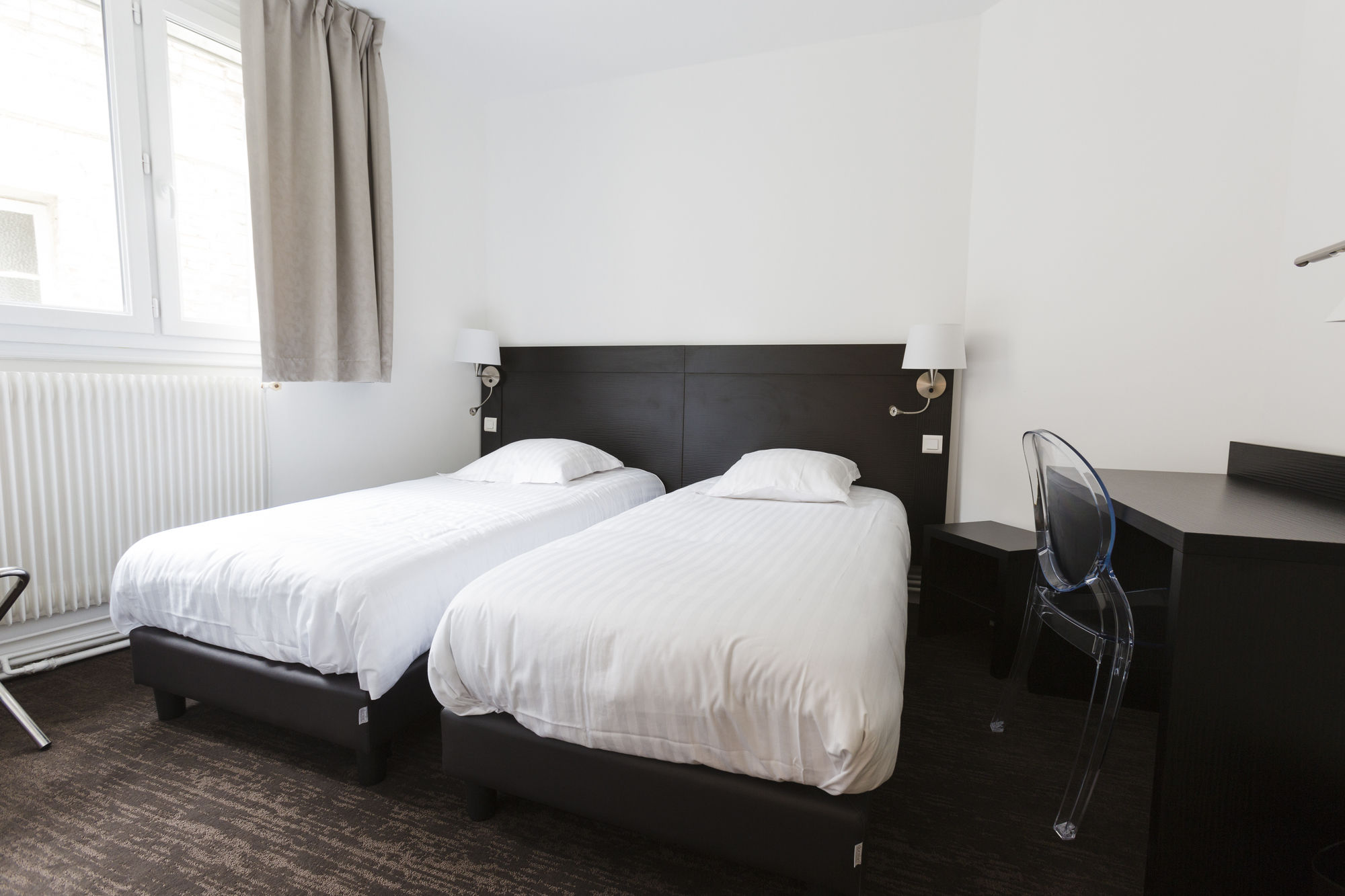 Фото Hôtel Le Saint Louis