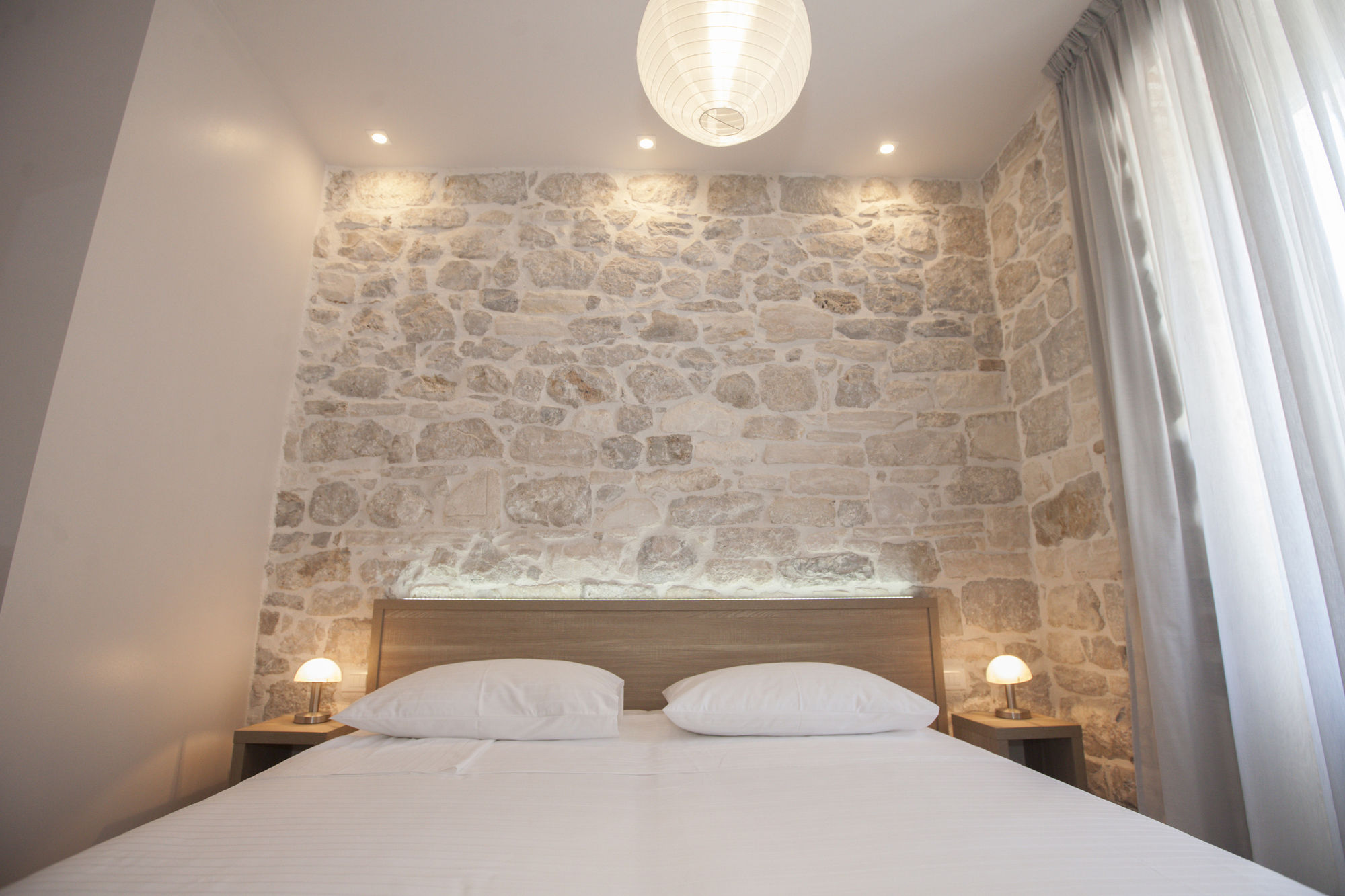 Фото Tifani Luxury Rooms 2