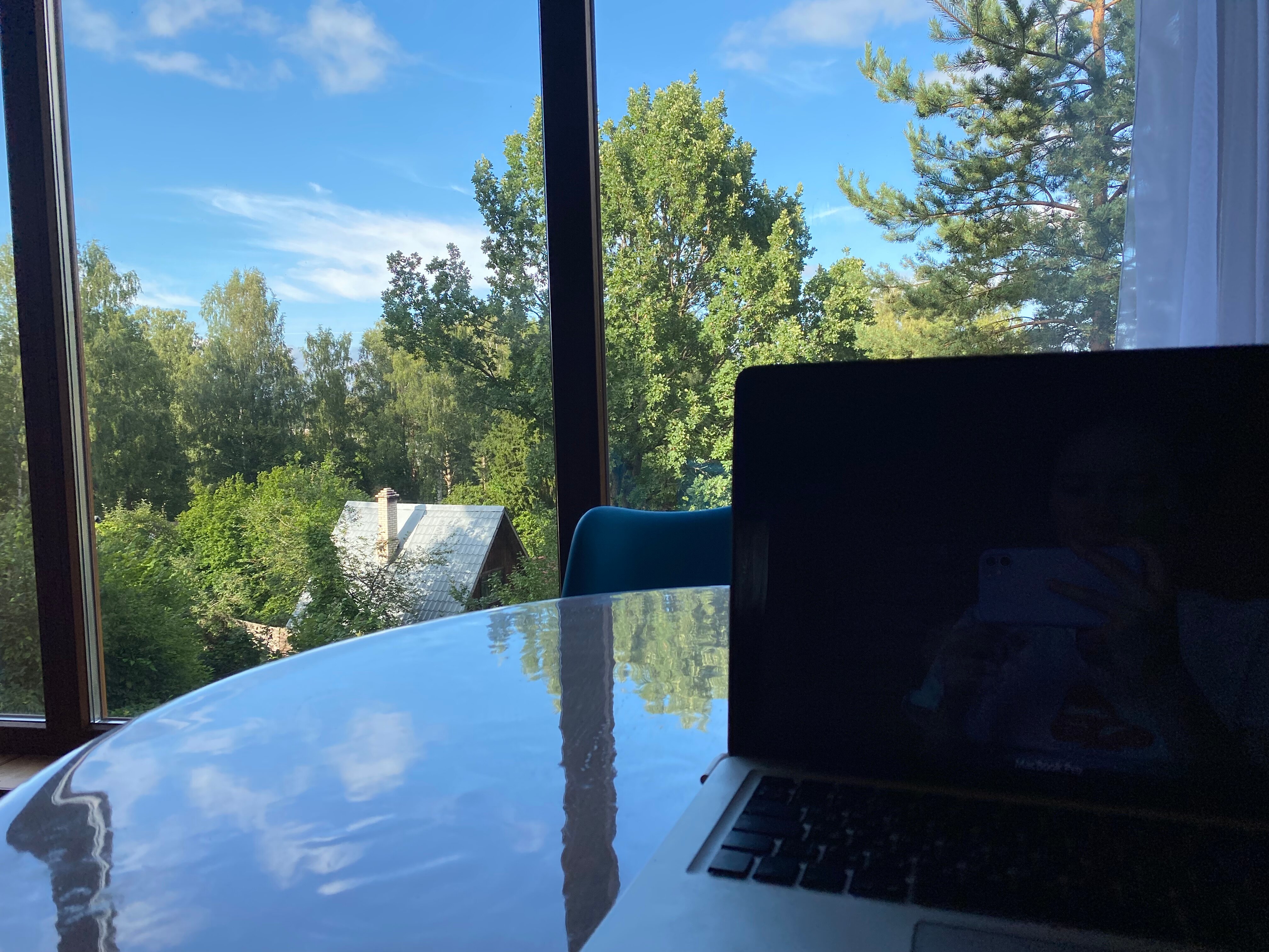 Фото Домик на горке