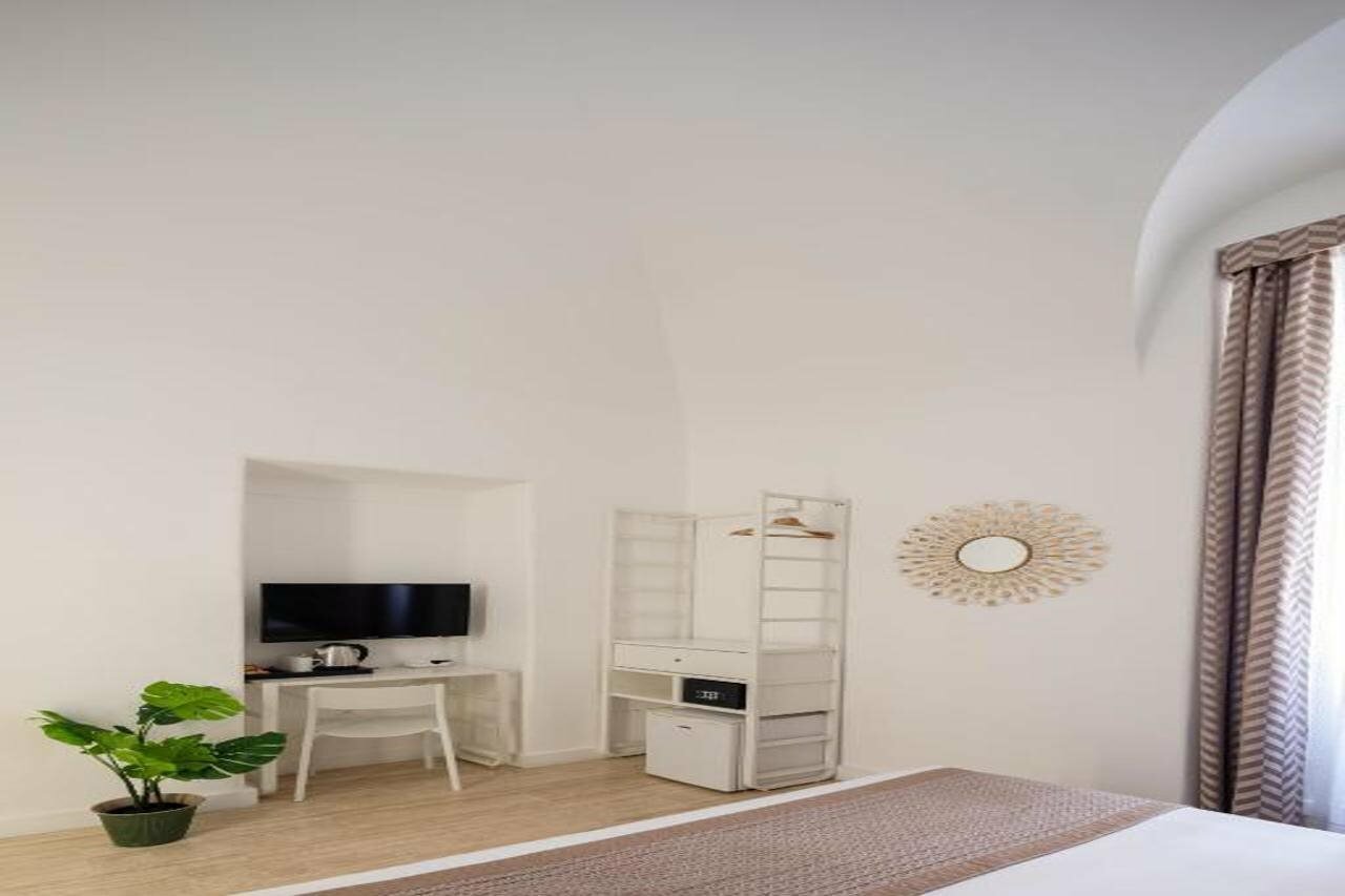 Фото Trevi Fountain Guesthouse