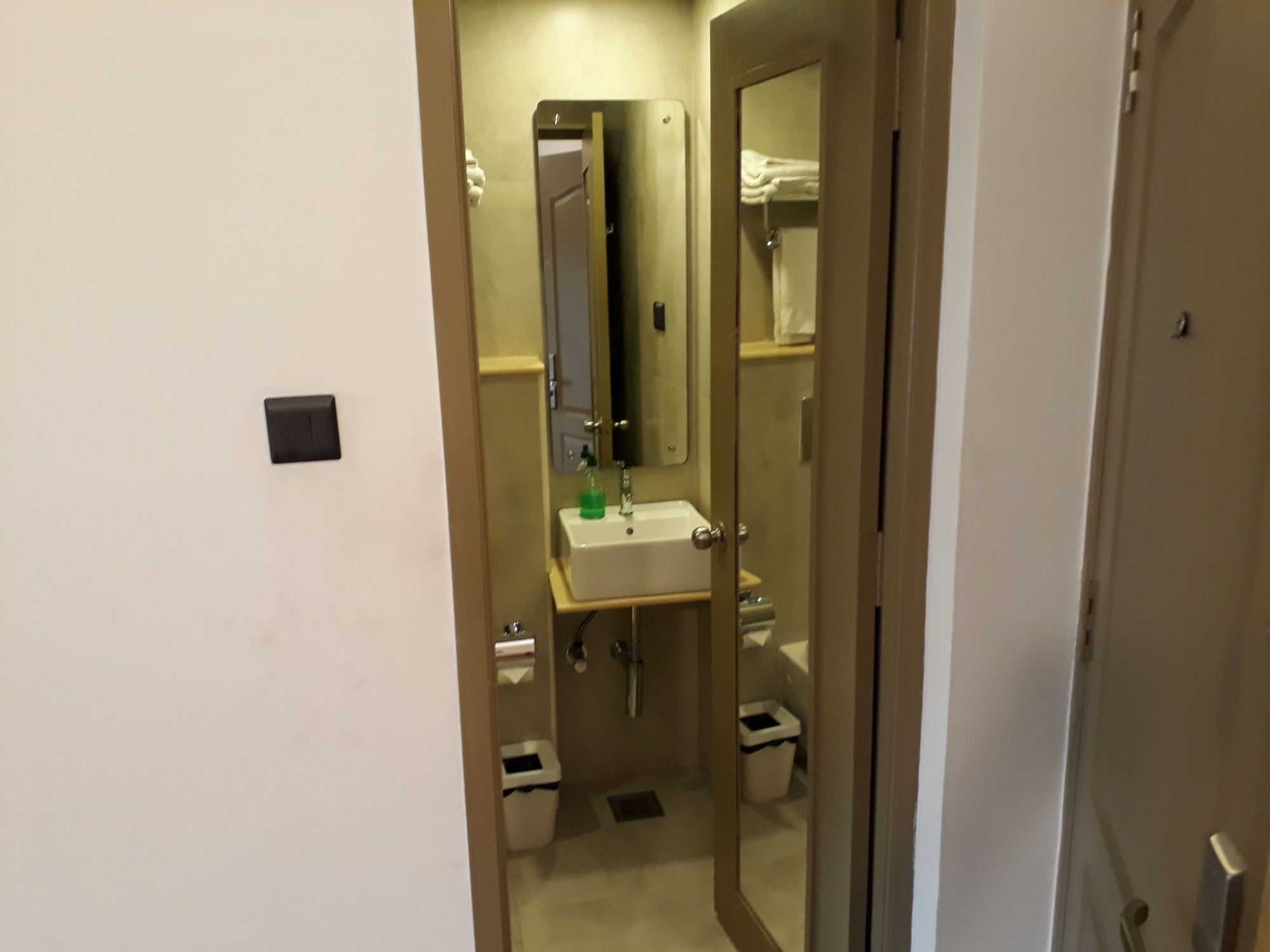 Фото Hotel Beebiz Guindy